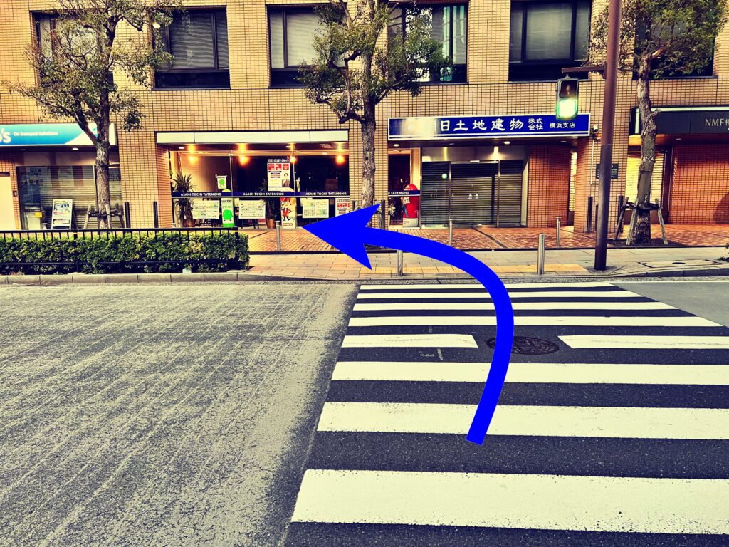 横浜ベイシェラトン コンビニ